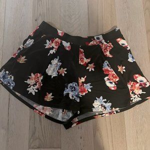 FLORAL Pull-On Shorts w/ Pockets, Size M (3 for $17)